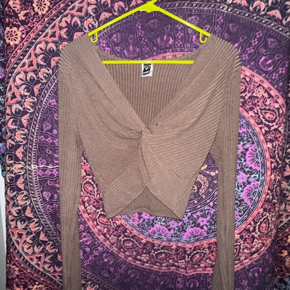 Windsor Chocolate Ribbed Twist Top - Picture 2 of 6